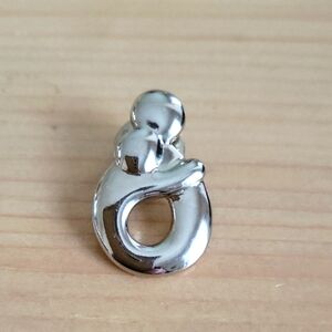 Marsella Silver Embrace Lapel Pin